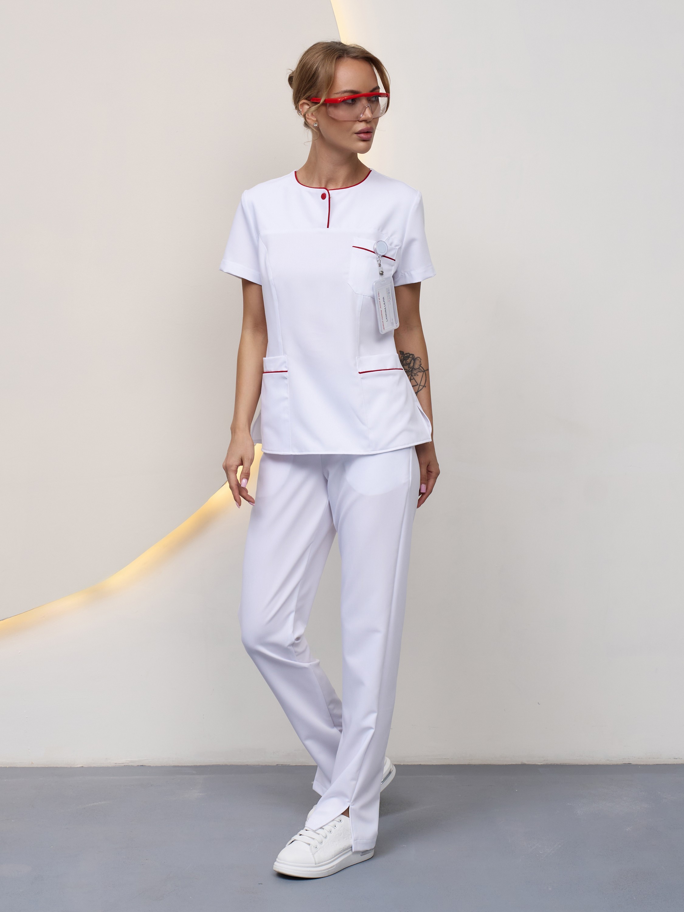 Костюм с кантом