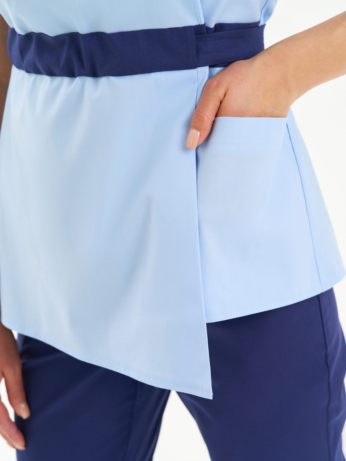 Костюм с асимметричной блузой