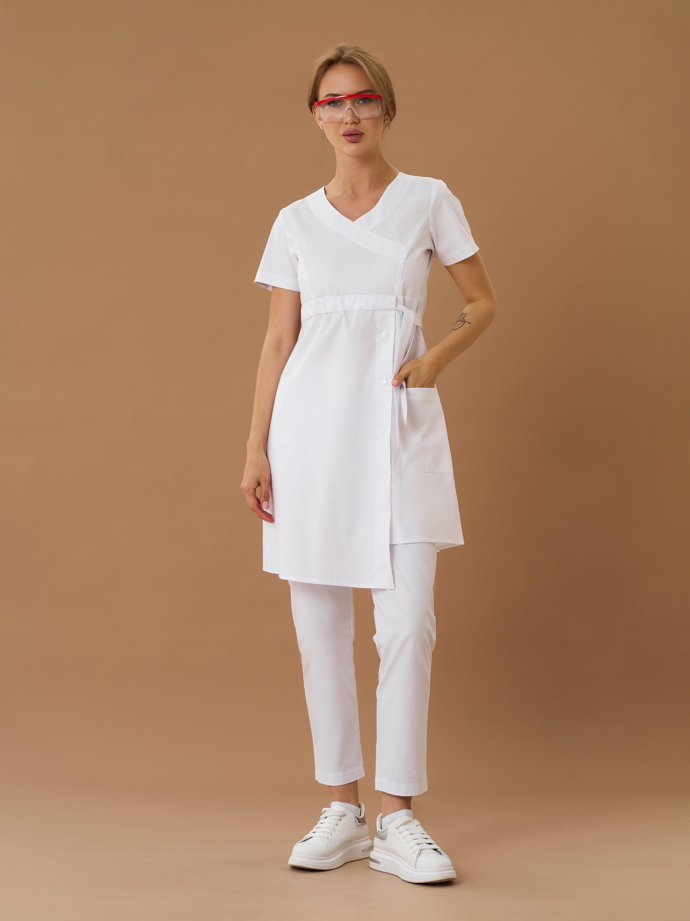 Платье асимметричное трапециевидного силуэта