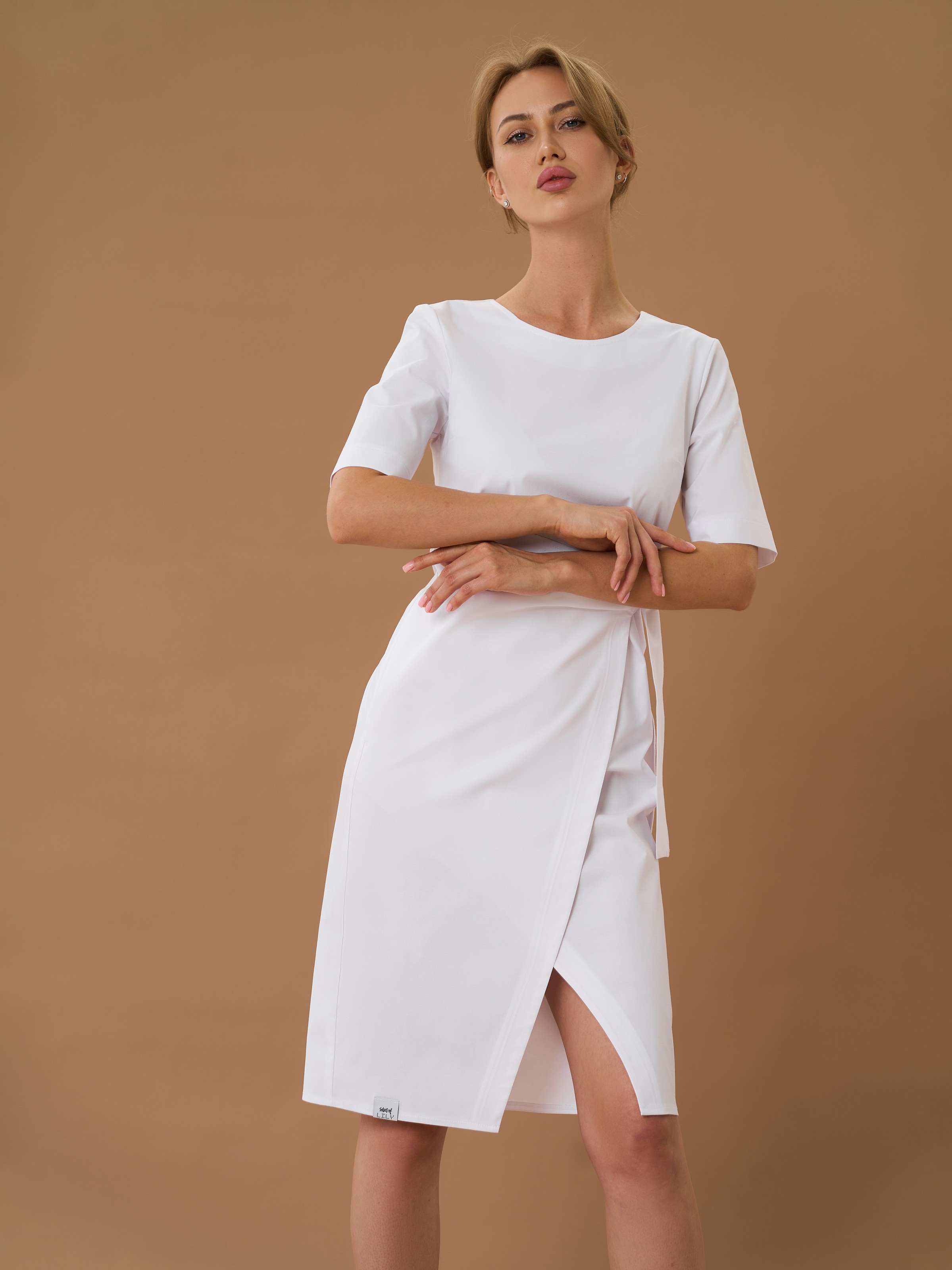 Изящное платье прямого кроя